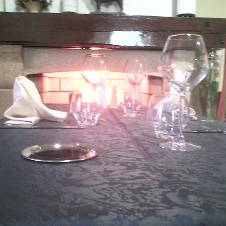 Logis Des Voyageurs Restaurant La Bonne Tabl'hay 2*