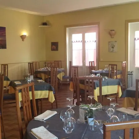 Logis Des Voyageurs Restaurant La Bonne Tabl'hay Hotel