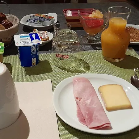 Logis Des Voyageurs Restaurant La Bonne Tabl'hay Hotel Livron-sur-Drome