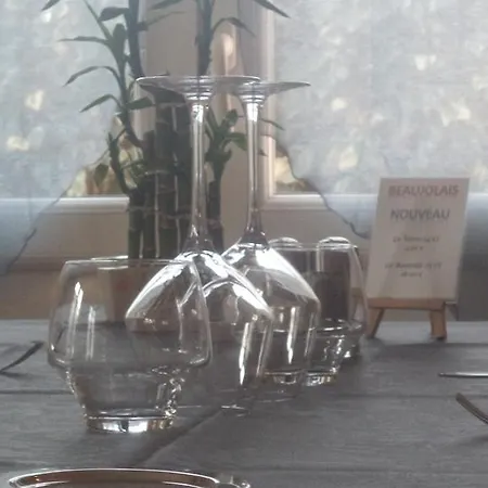 Logis Des Voyageurs Restaurant La Bonne Tabl'hay 2*