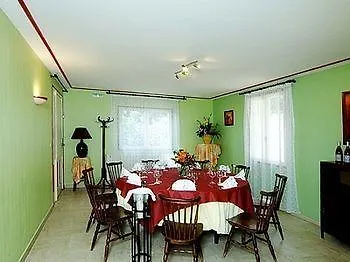 Logis Des Voyageurs Restaurant La Bonne Tabl'hay Hotel