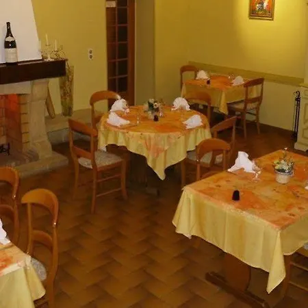 Hotel Logis Des Voyageurs Restaurant La Bonne Tabl'hay